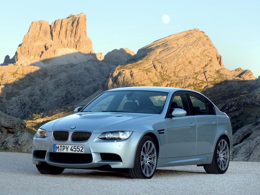  BMW M3 Sedan 2008 года  (фото 11 из 85)